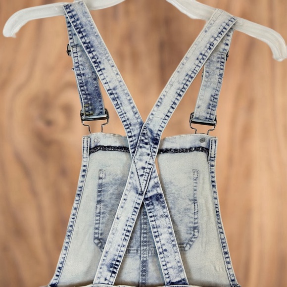 Women’s Small Distressed Cut Off Jeans Shorts Overalls - Picture 6 of 9